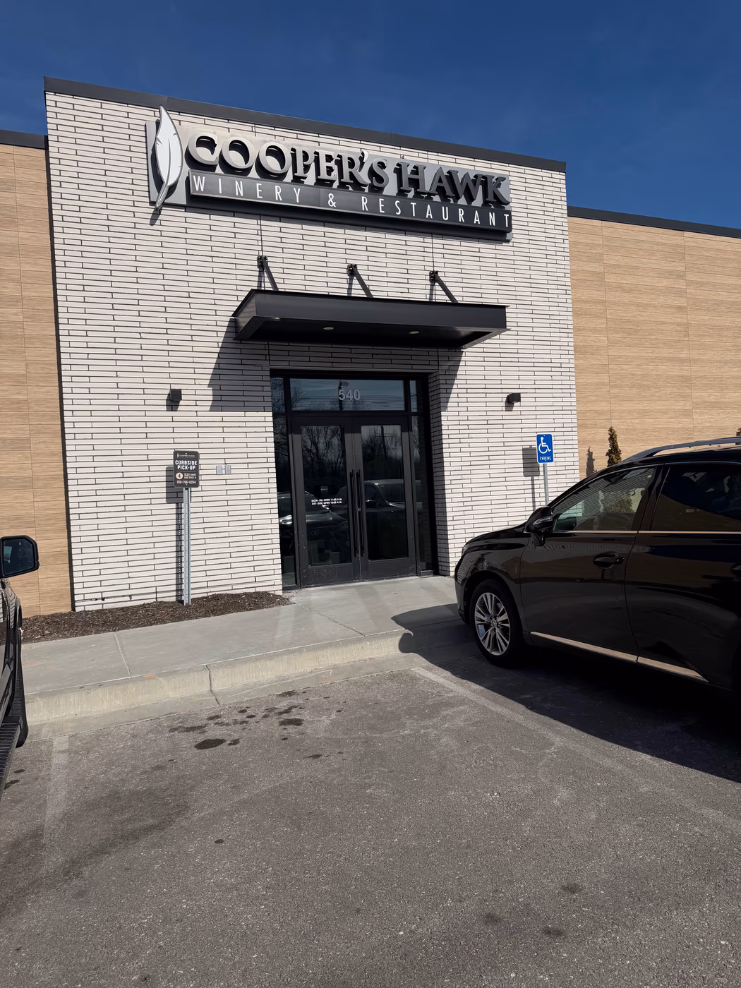 Cooper’s Hawk Winery & Restaurant