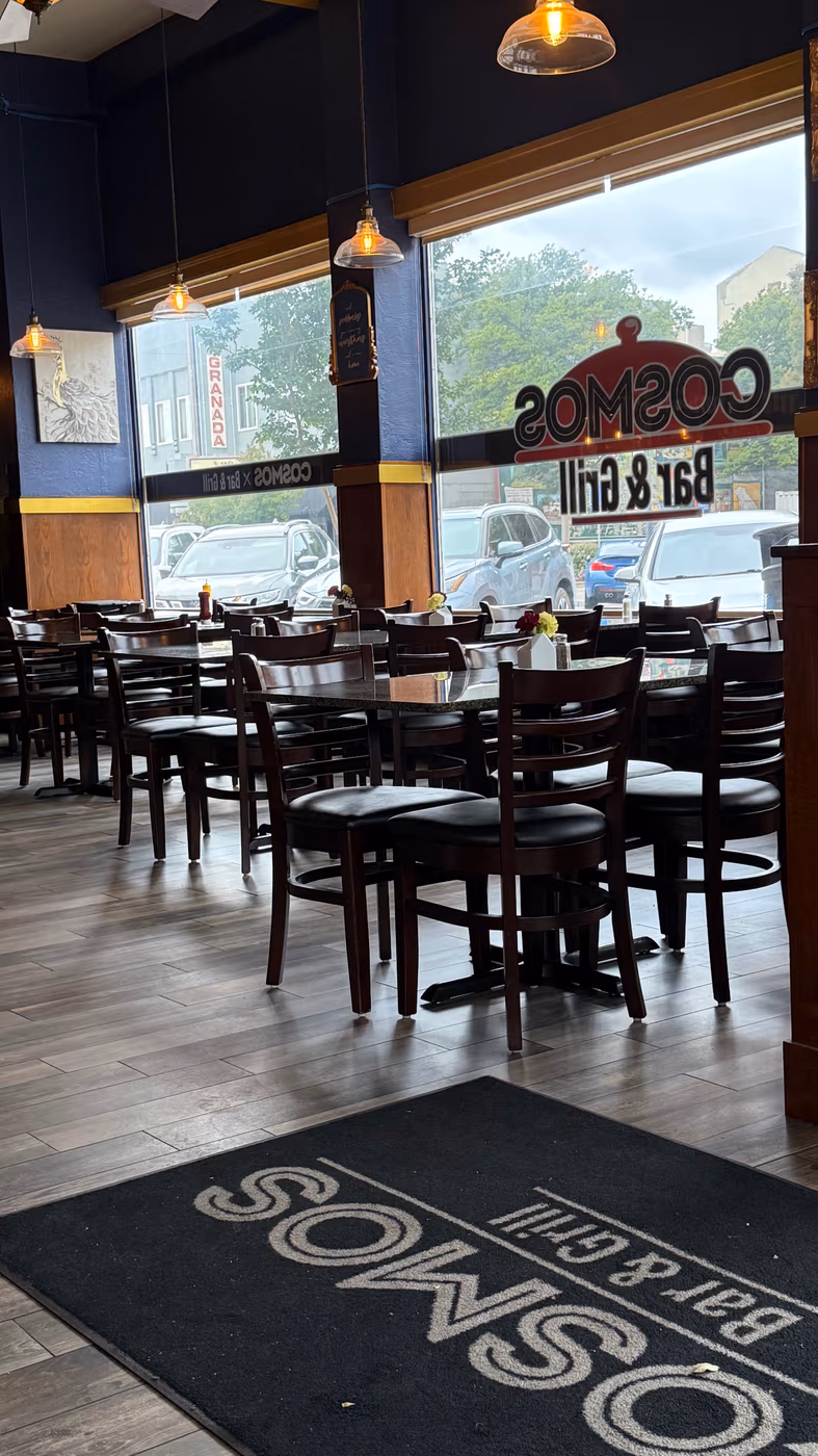 Cosmos | Bar & Grill photo 4