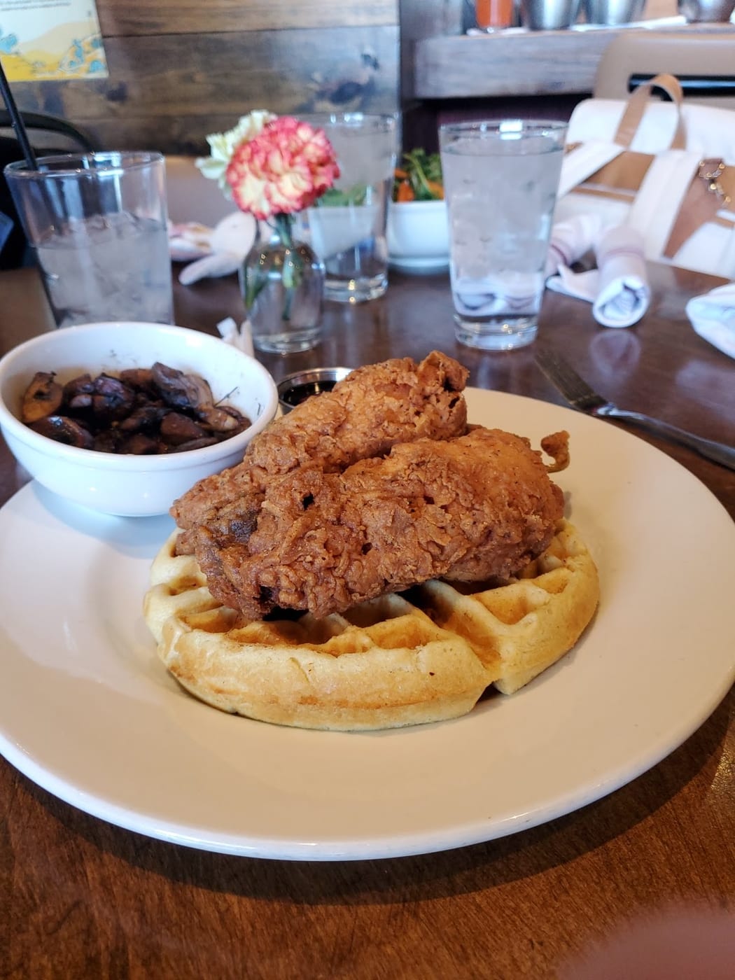 Crave Kitchen & Bar photo 4
