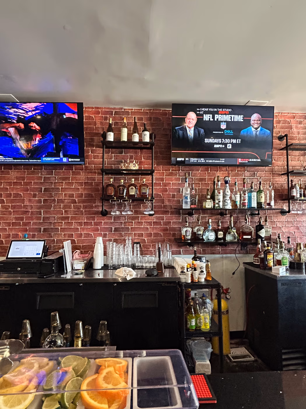 Crown Pizza Bar photo 4