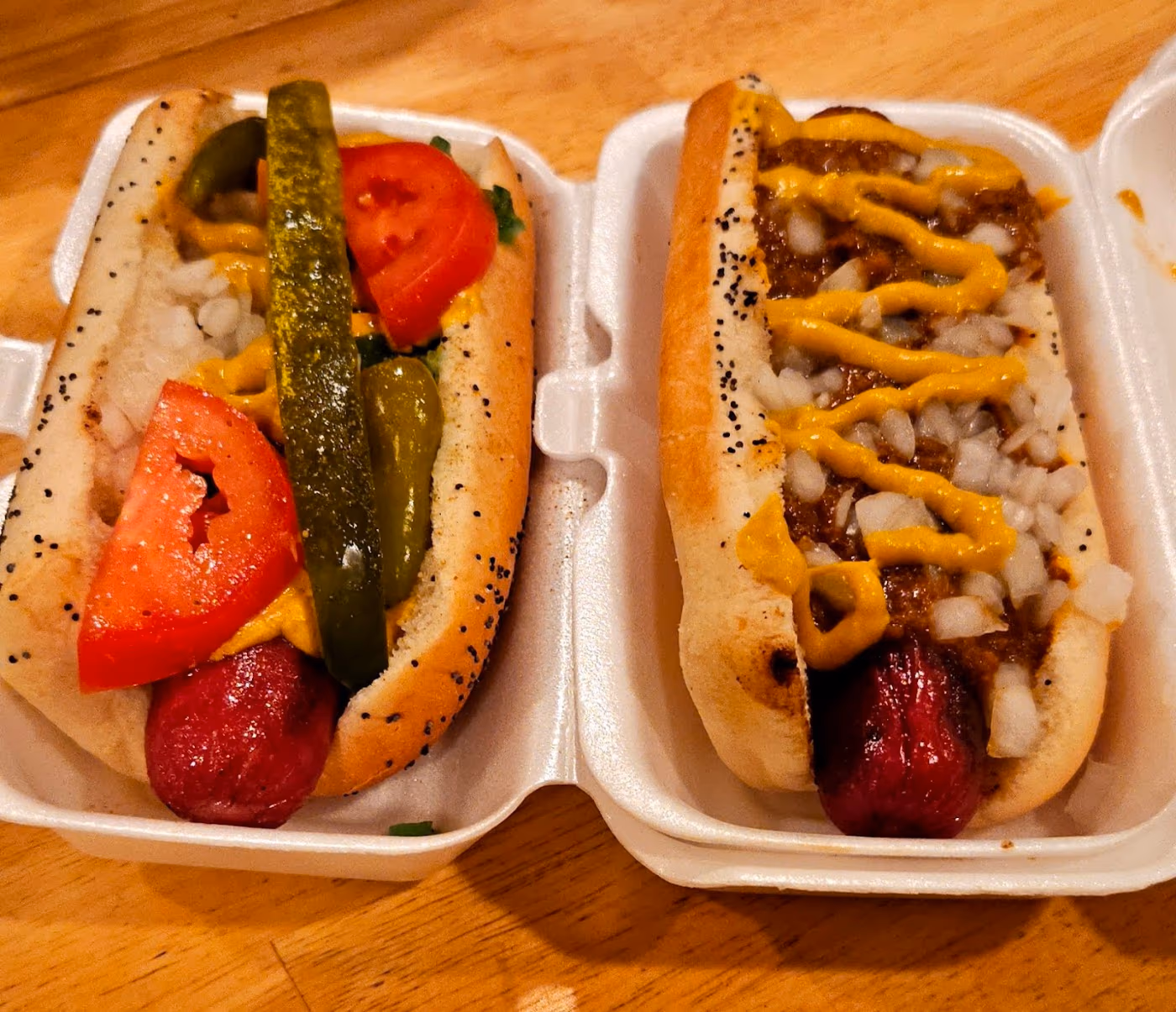 D’s Six Pax & Dogs photo 3
