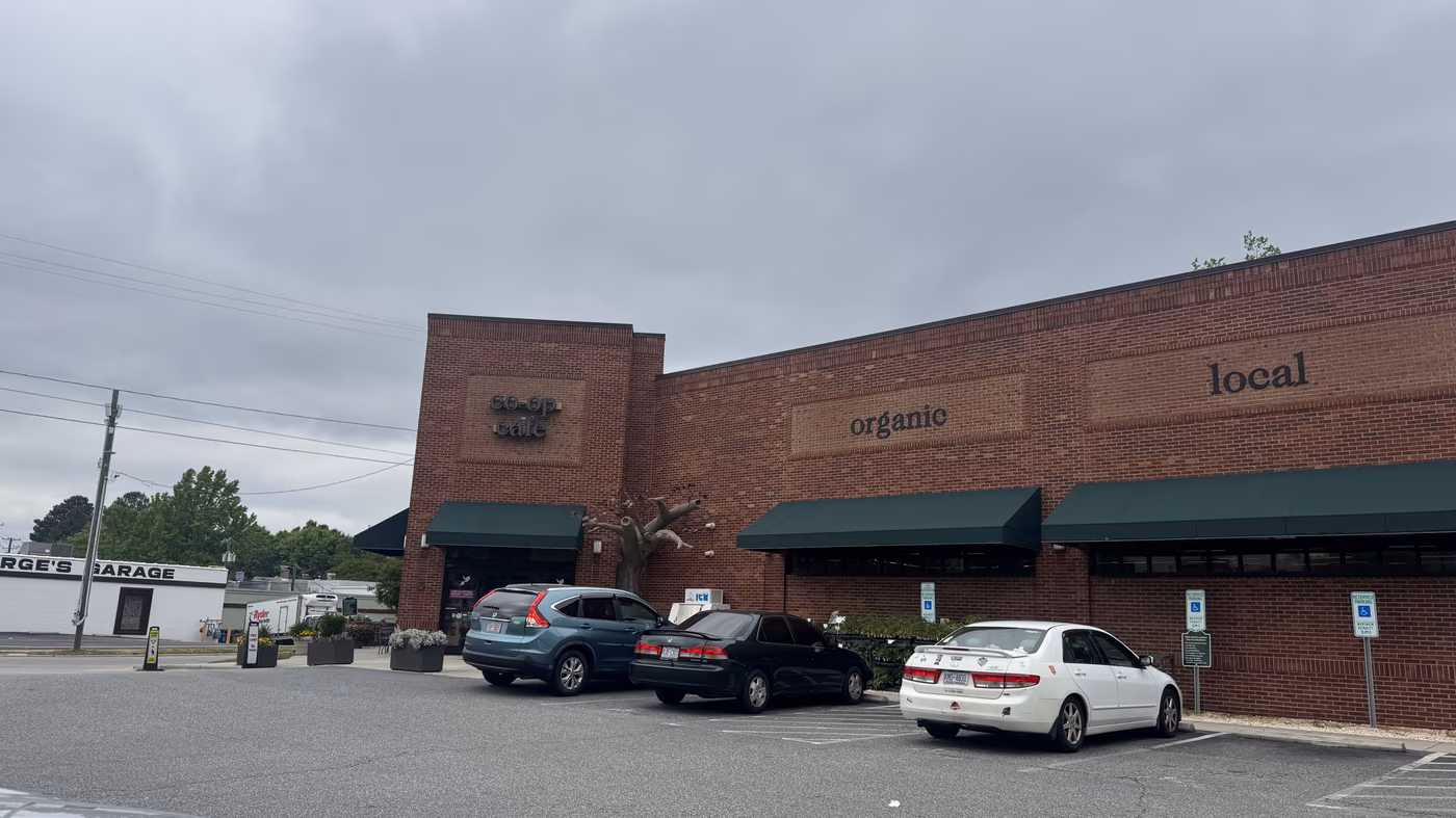 Deep Roots Market