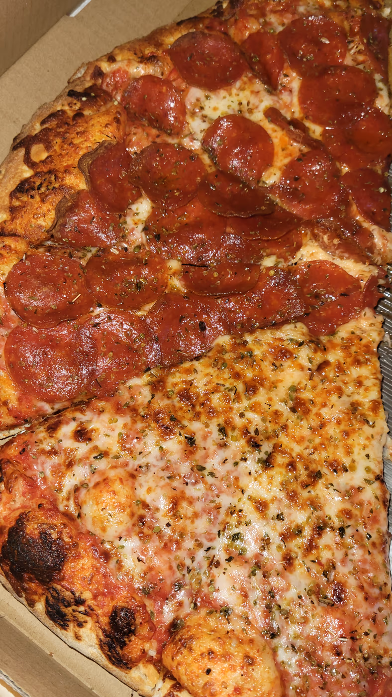 Delish Pizza photo 2
