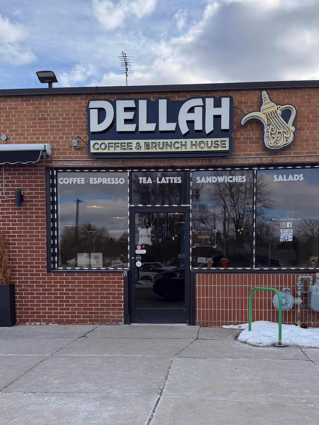 Dellah Coffee & Brunch House