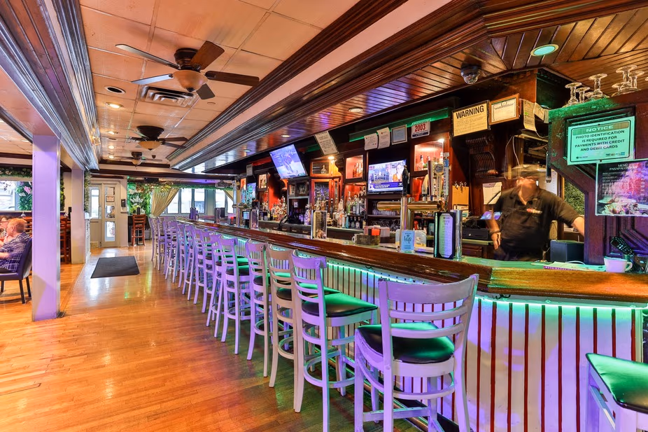 Dia & Noche Restaurant