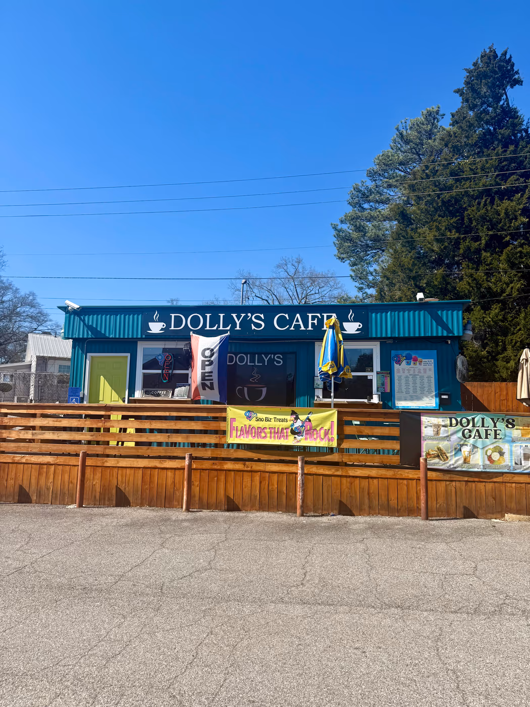 Dolly's Cafe photo 2
