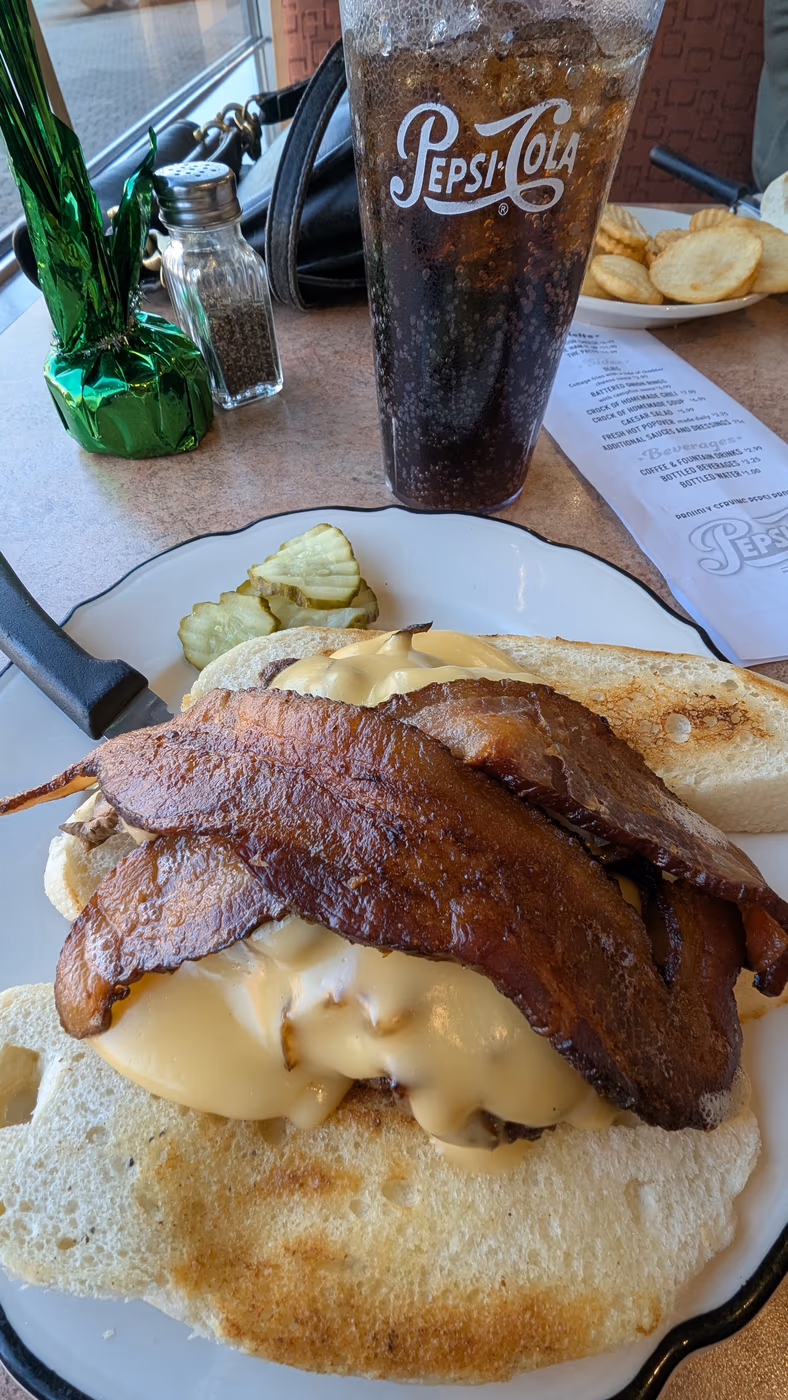 Dolsie's Lunch Box Grille photo 2