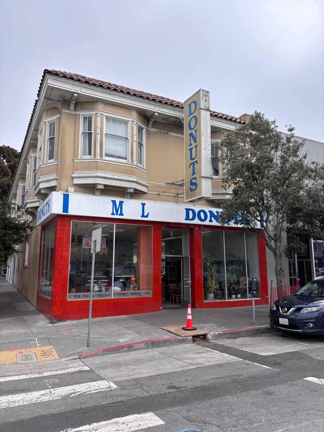 Dove Donuts photo 3