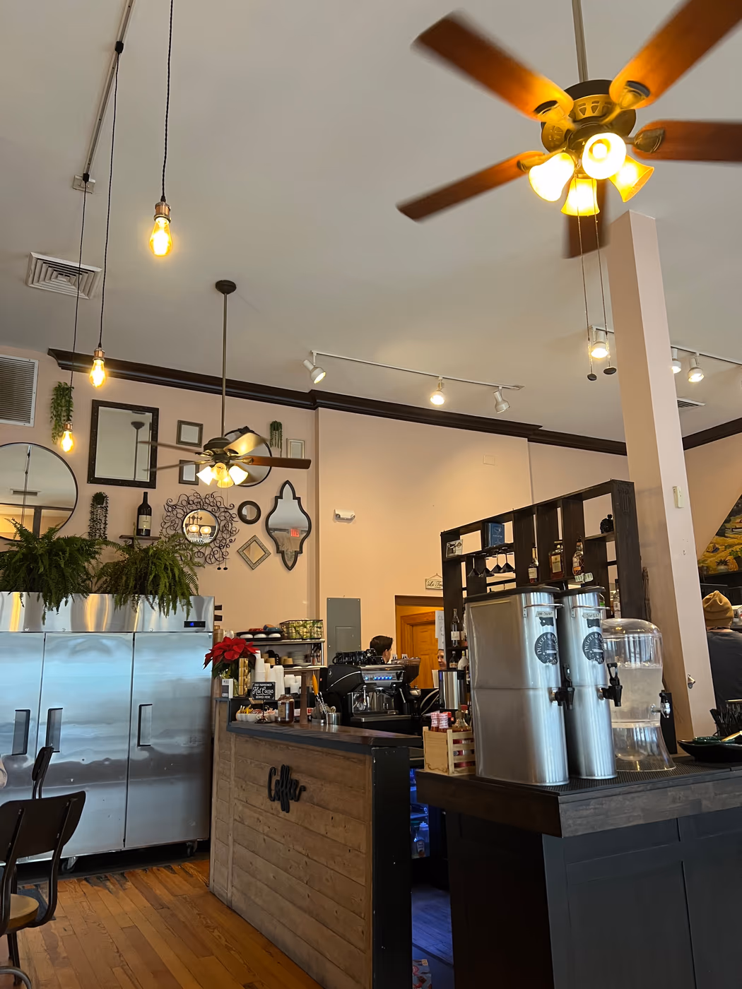 Dulcet and Delish Cafe photo 3