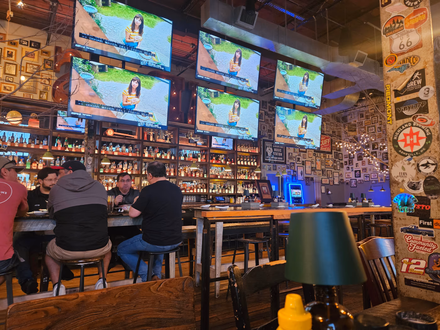 Earl's Restaurant & Bar