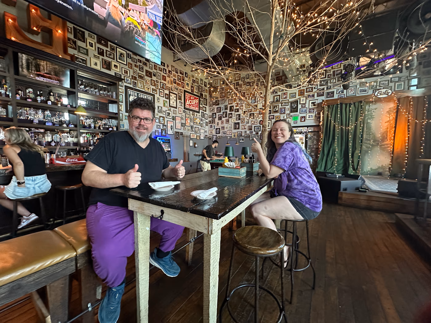 Earl's Restaurant & Bar photo 2