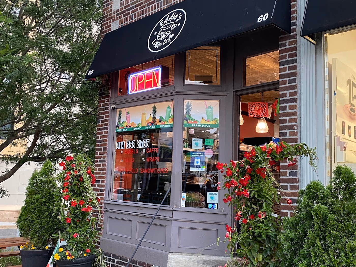 Eddie’s Little Café