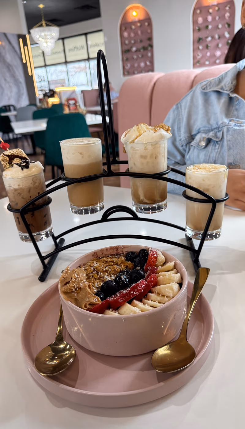Egg & Berry Breakfast & Brunch Café photo 3