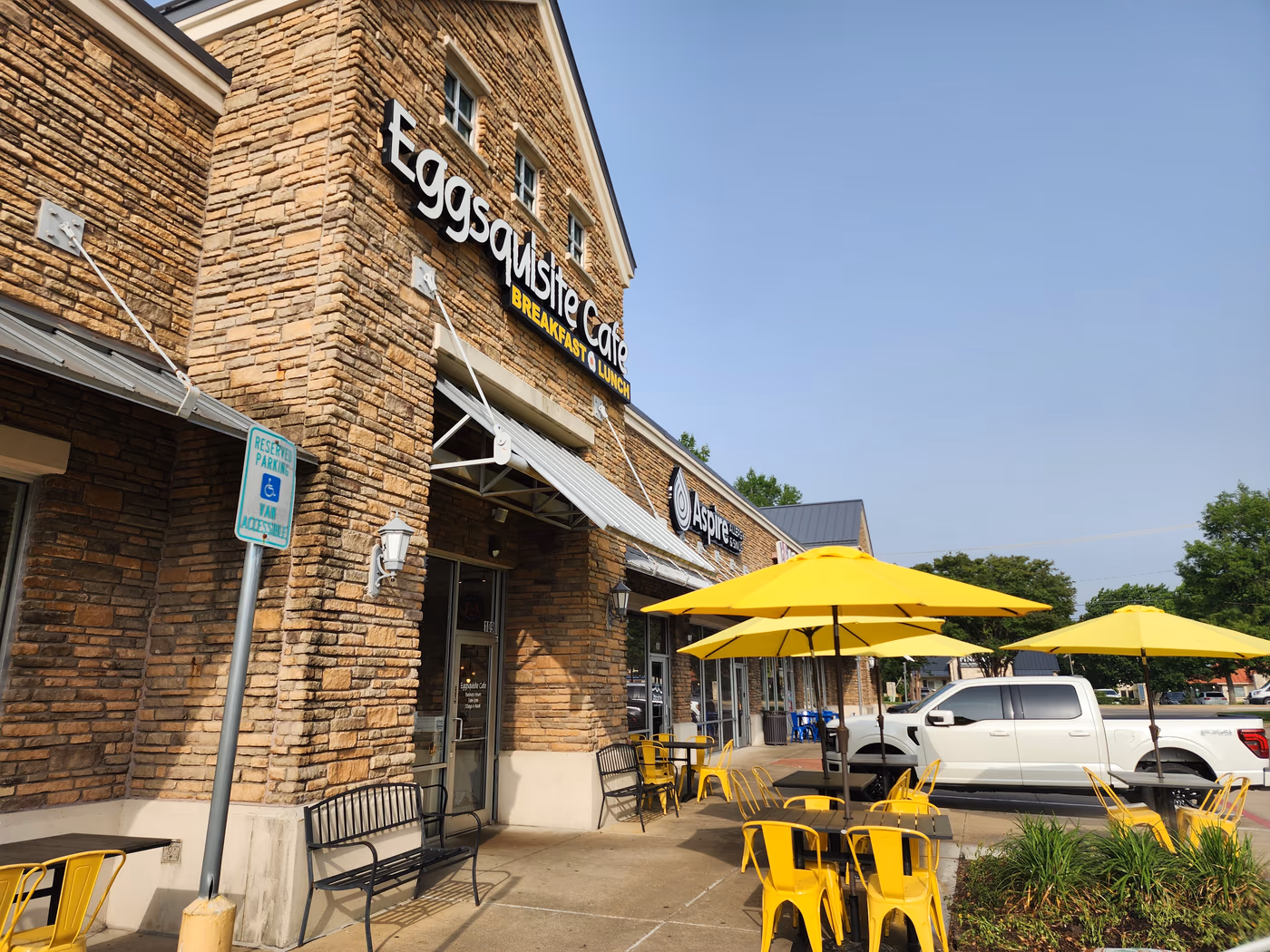 Eggsquisite Cafe