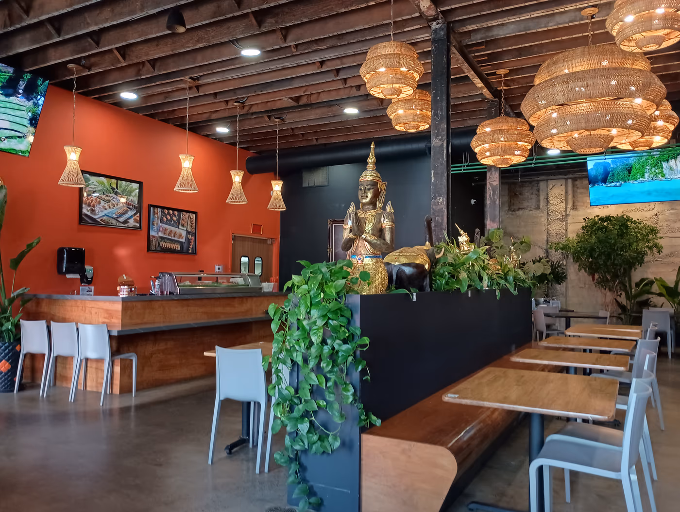 Elephant #8 Thai Cuisine & Sushi photo 3