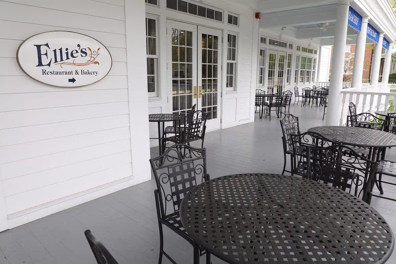 Ellie's Restaurant at Mills Park Hotel