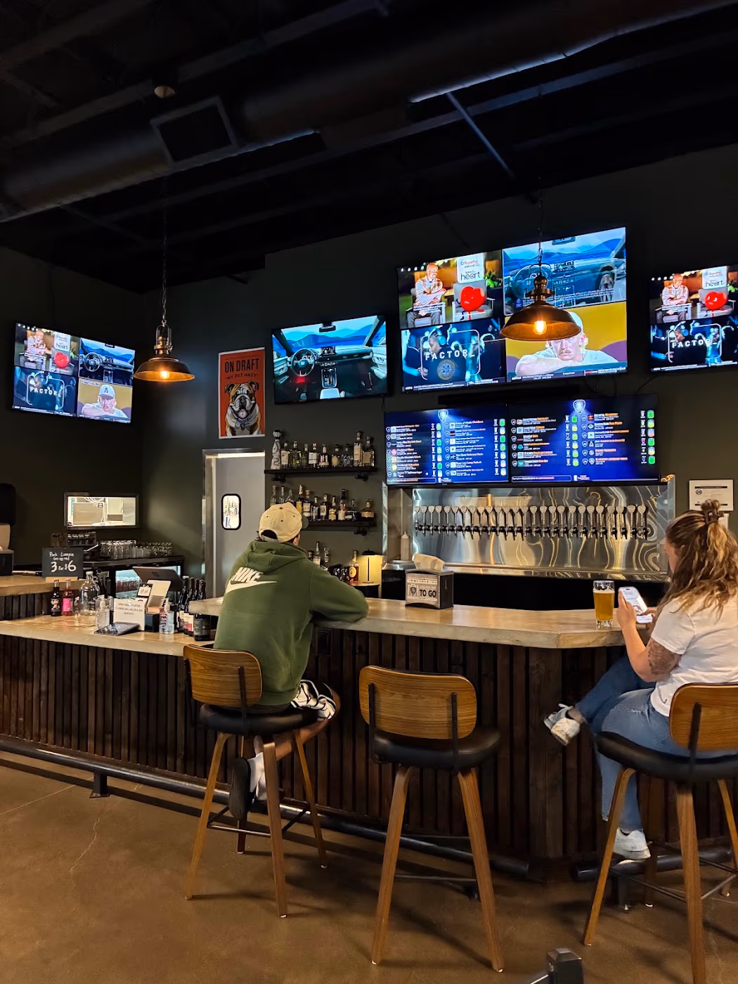 Encore 77 taphouse photo 2