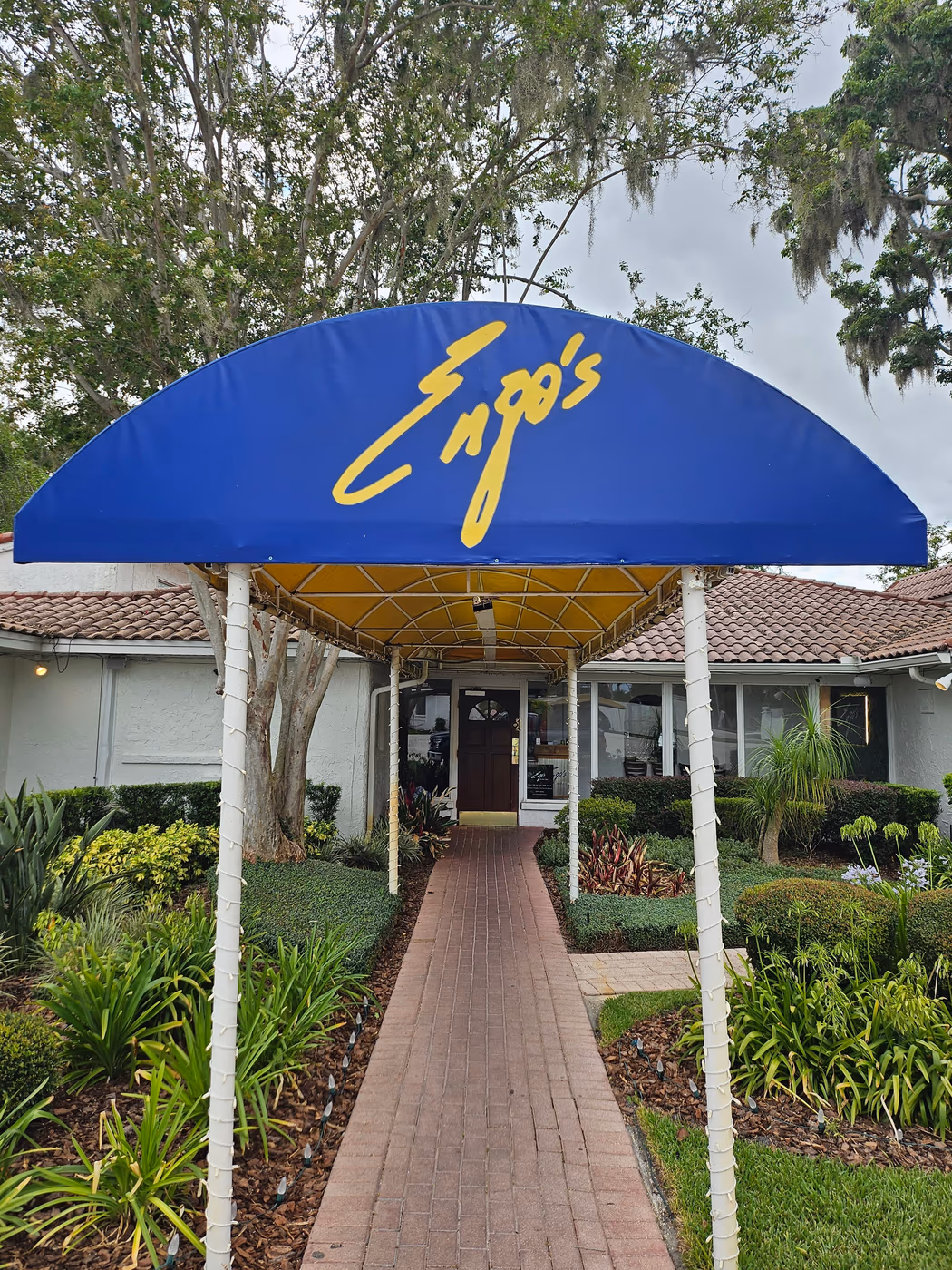 Enzo's on the Lake