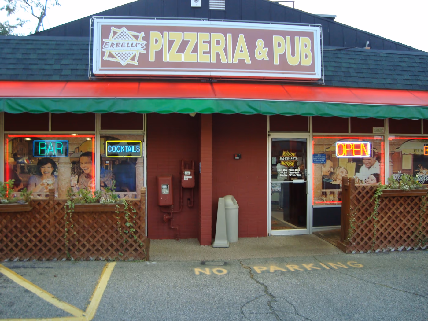 Erbelli's Gourmet Pizzeria, Italian Bistro & PUB!