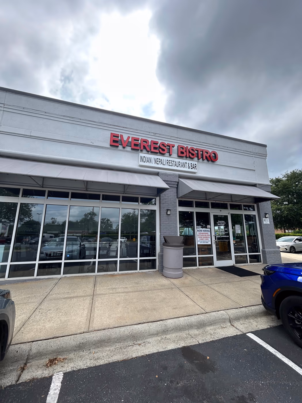 Everest Bistro