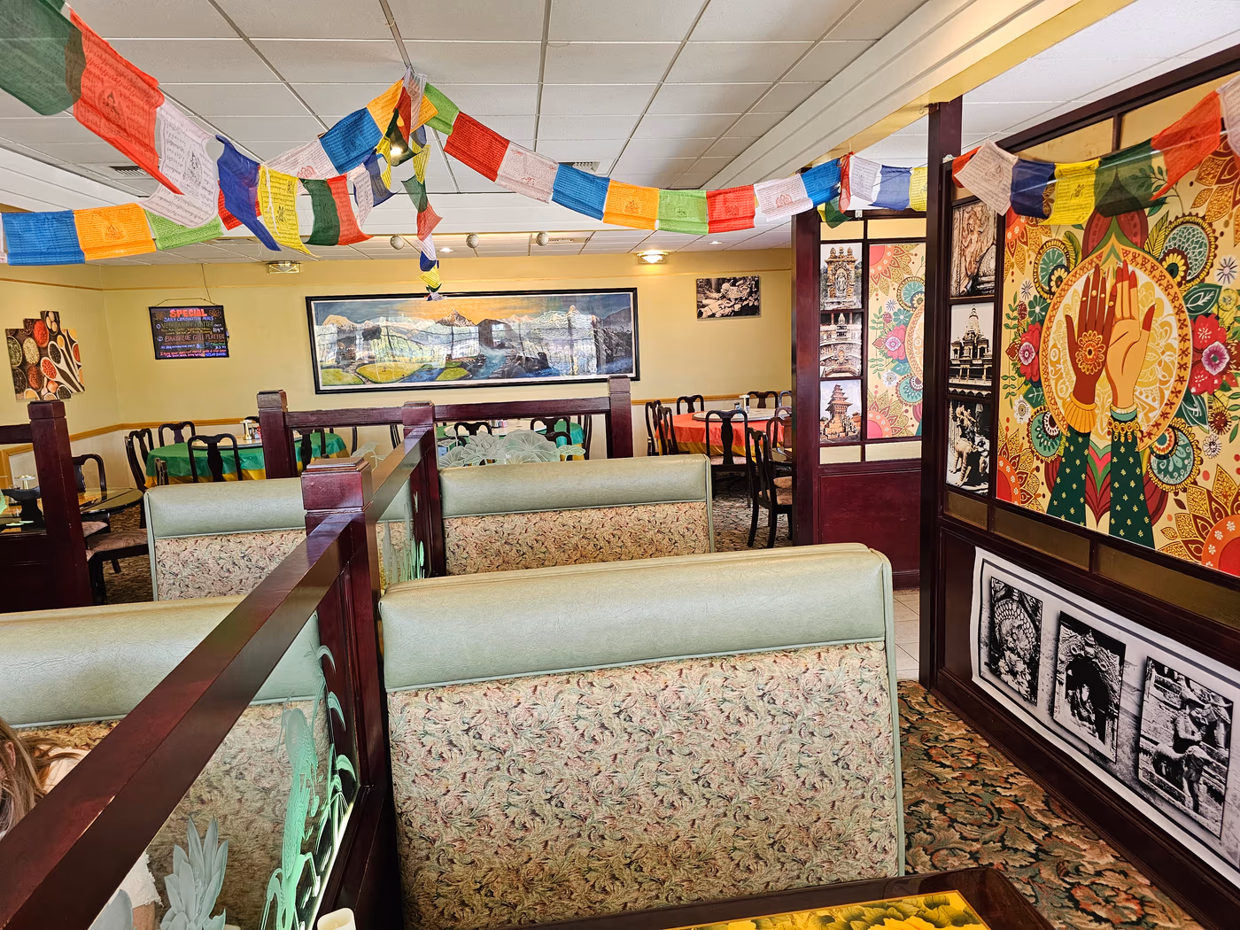 Everest Golden Moon Indian Restaurant