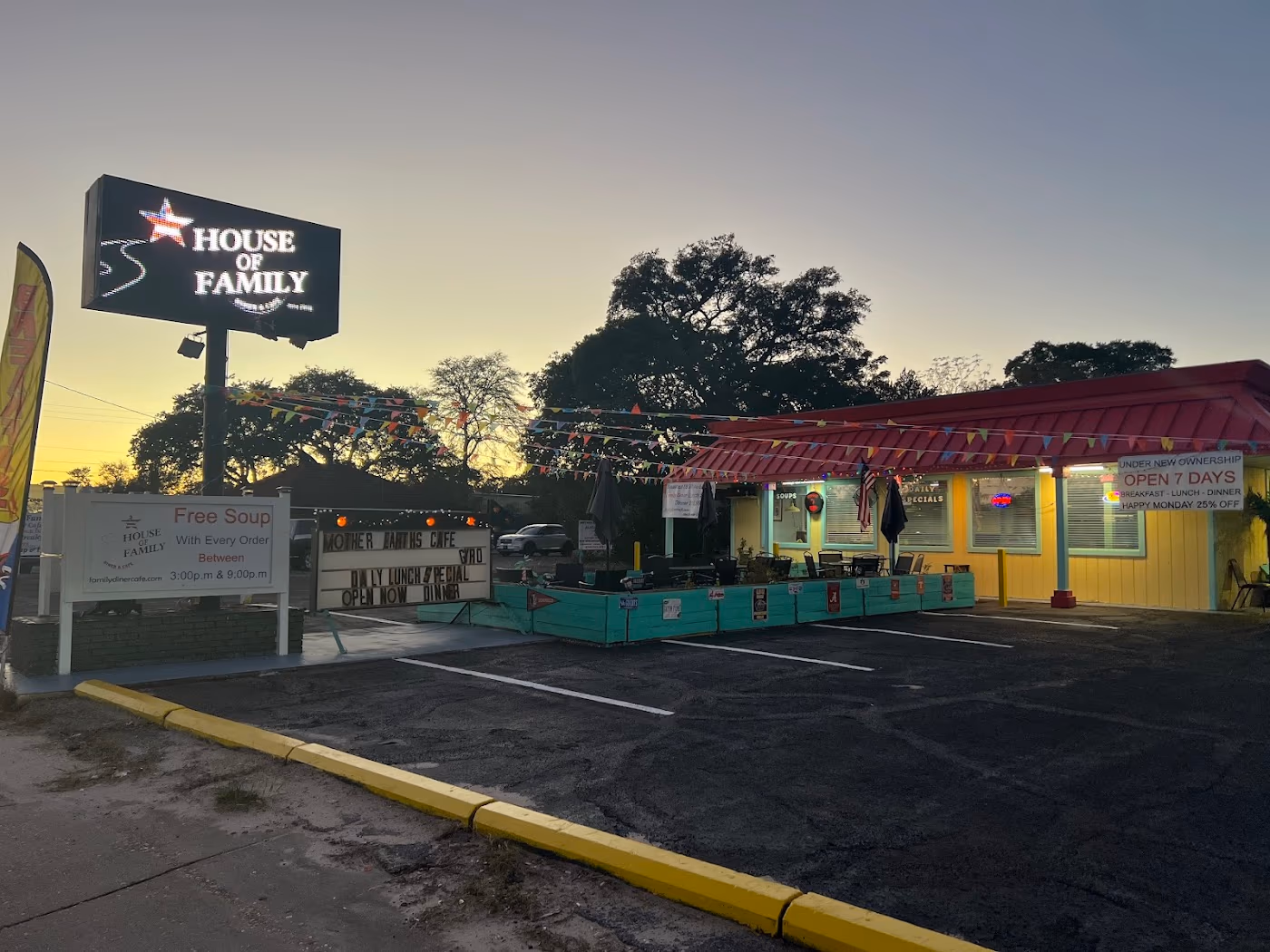 Family Diner & Cafe photo 3