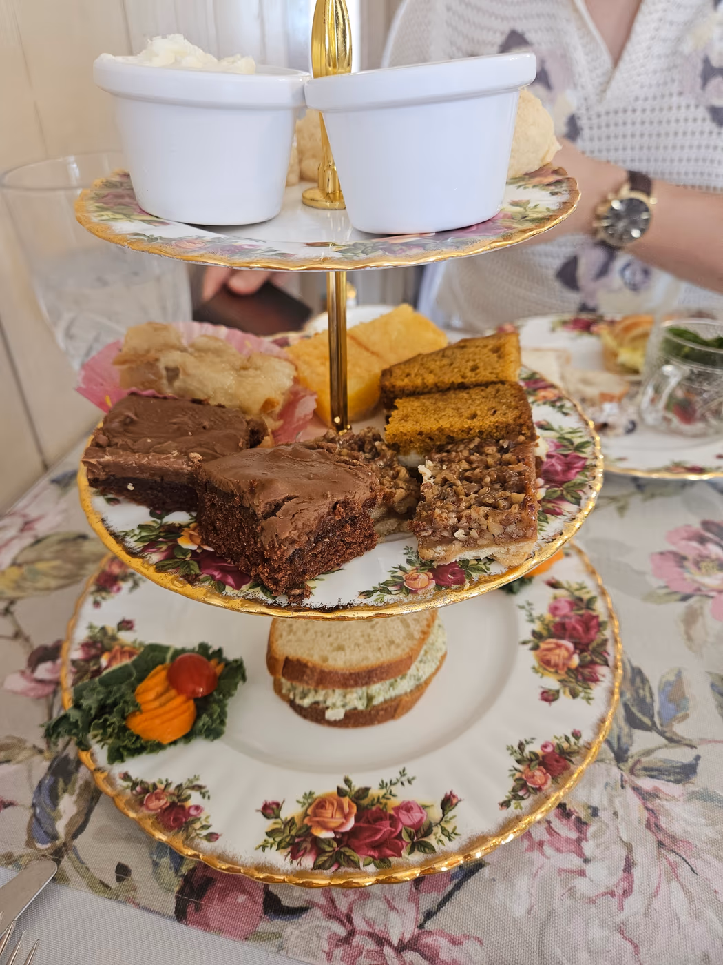 Four Friends Tea Room & Gifts photo 3