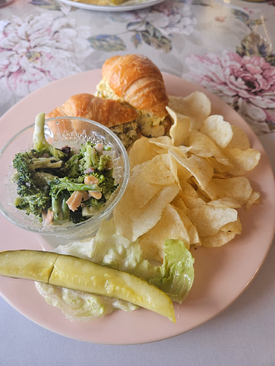 Four Friends Tea Room & Gifts photo 4