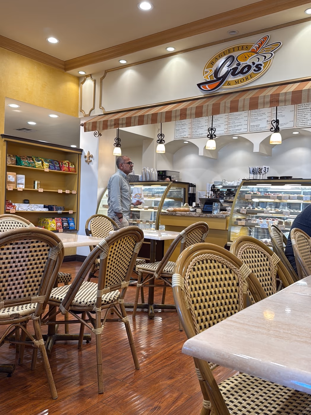 Gio's Bakery & Cafe
