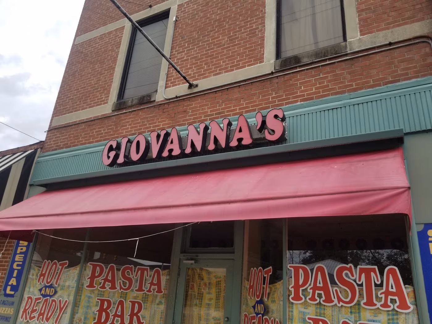 Giovanna's Pizzeria photo 2