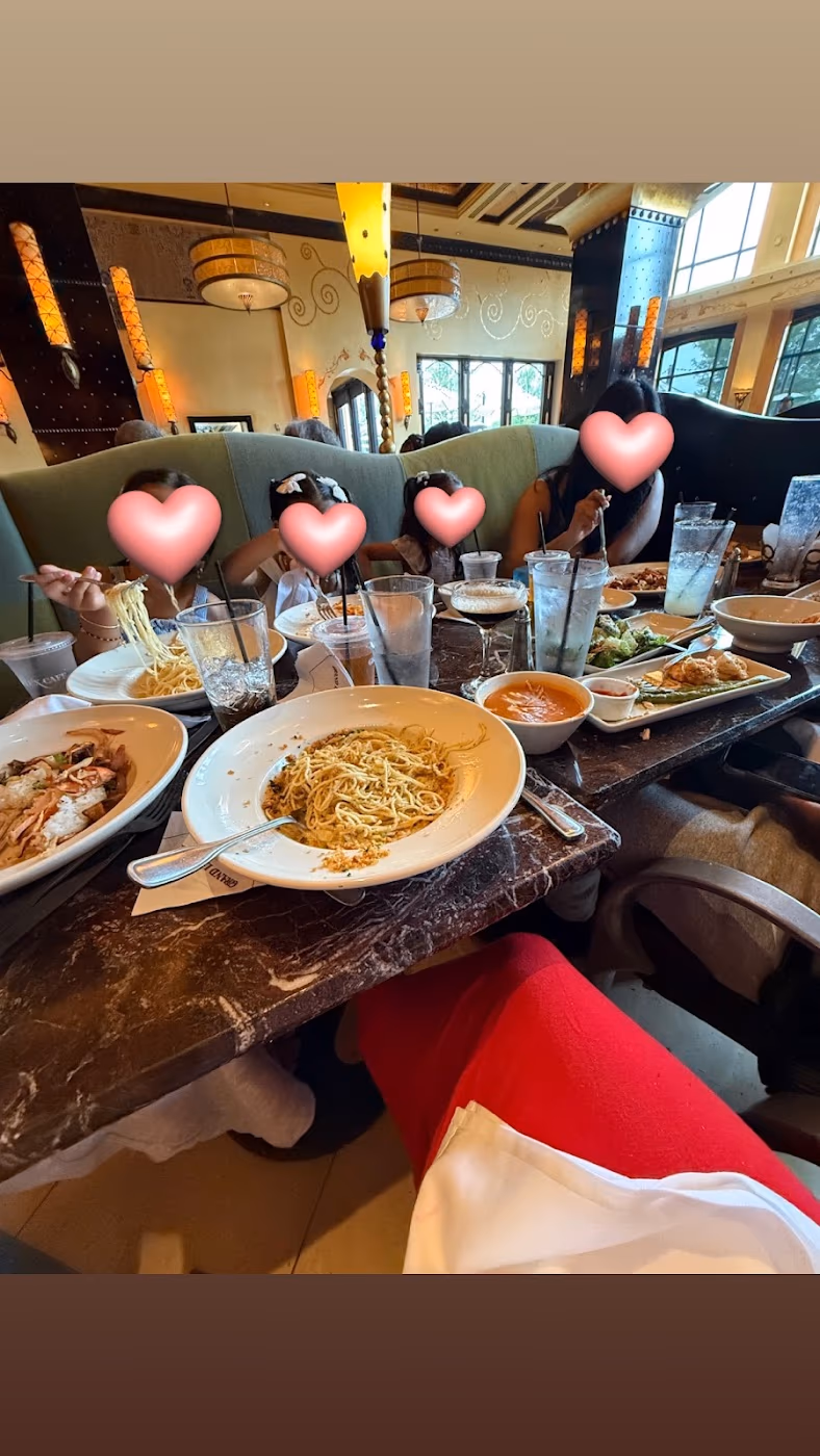 Grand Lux Cafe photo 3