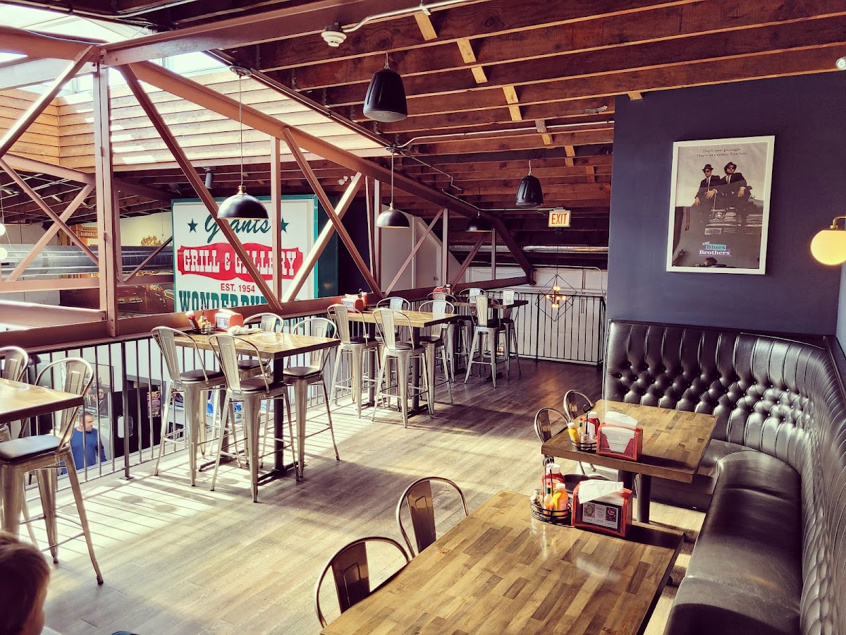 Grant's Wonderburger Grill & Gallery