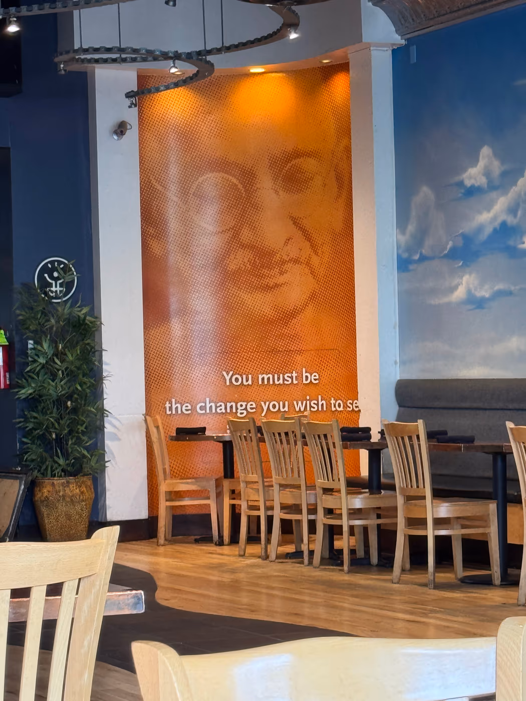 Guru's Cafe photo 4