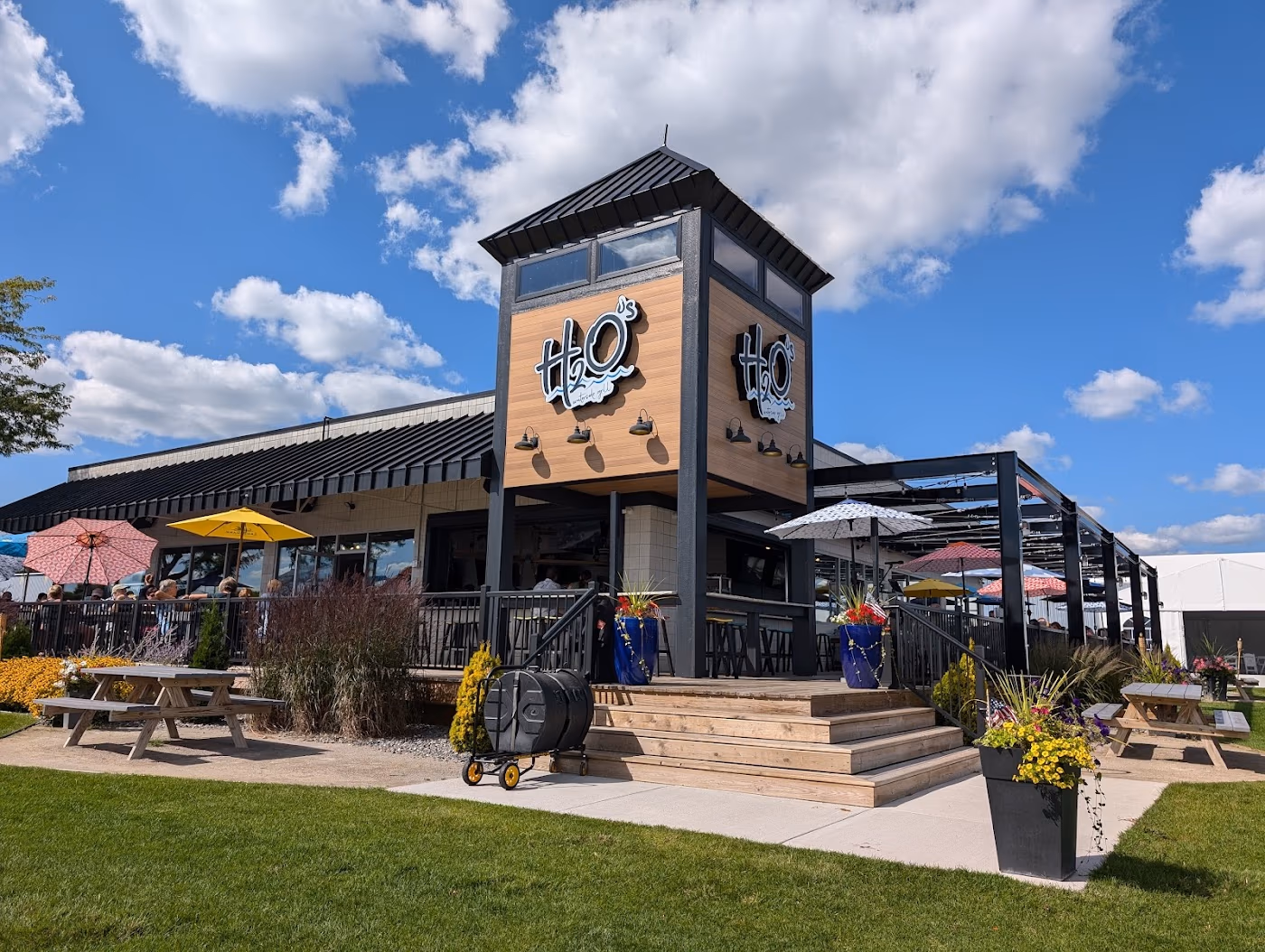 H2O's Waterside Grill