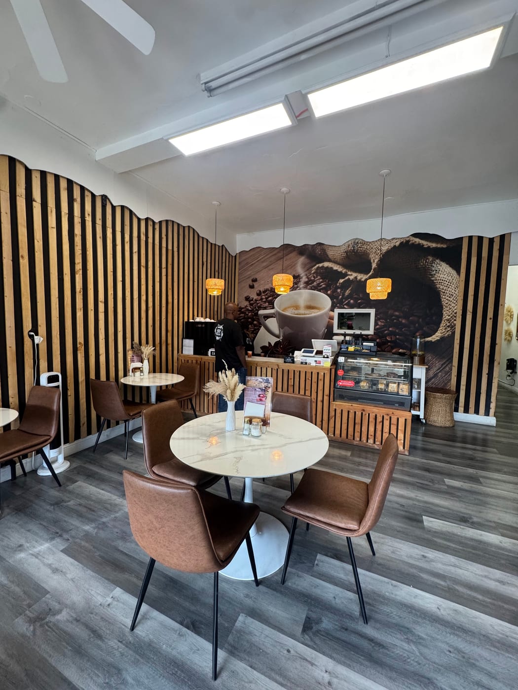 Hadnet Cafe