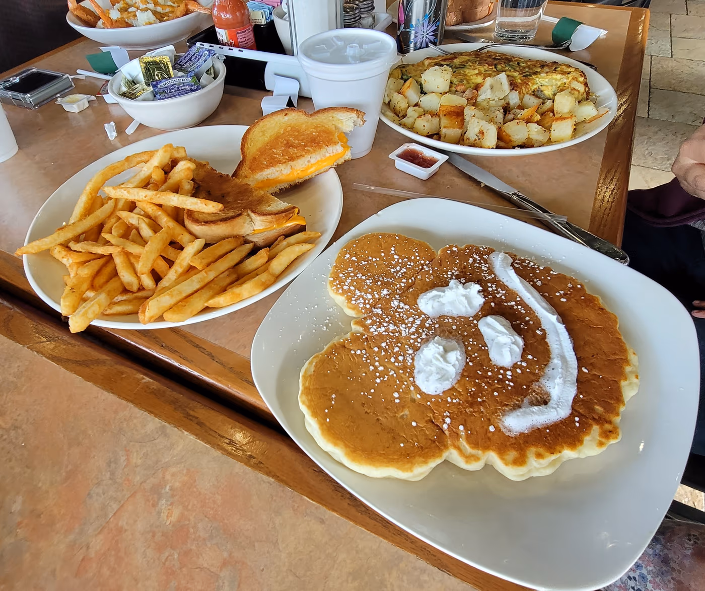Hamil Brunch & Grill
