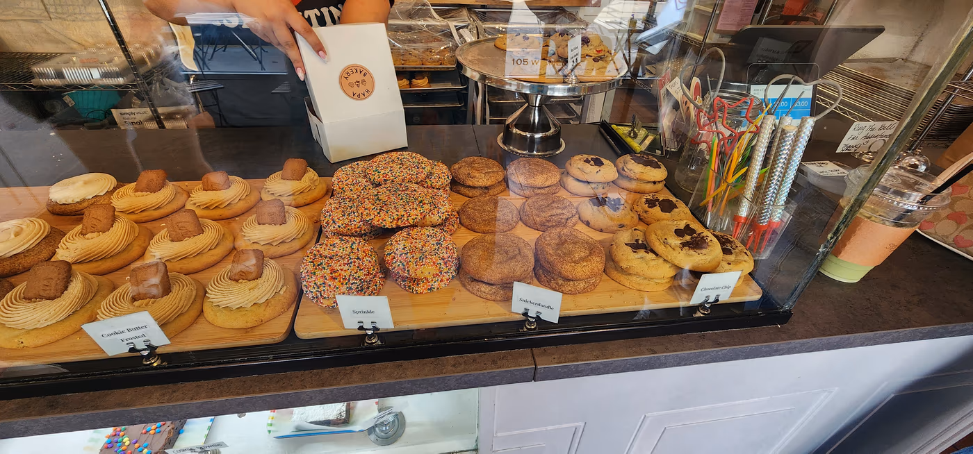 Hapa Cupcakes & Cakes