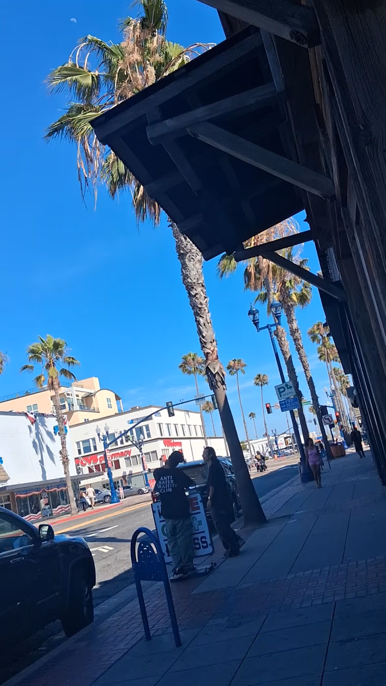 Harney Oceanside & Lounge photo 2