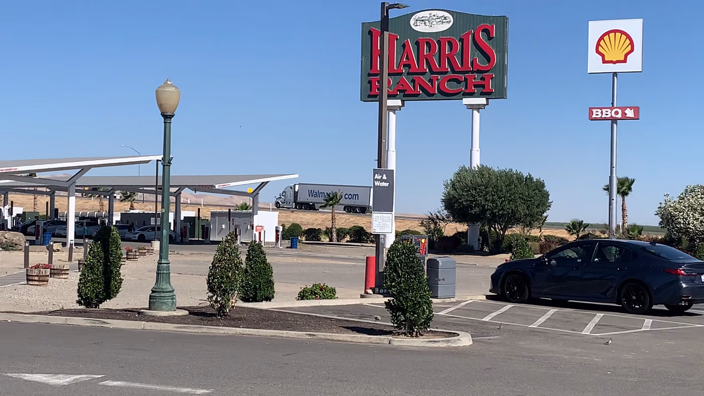 Harris BBQ Coalinga photo 3