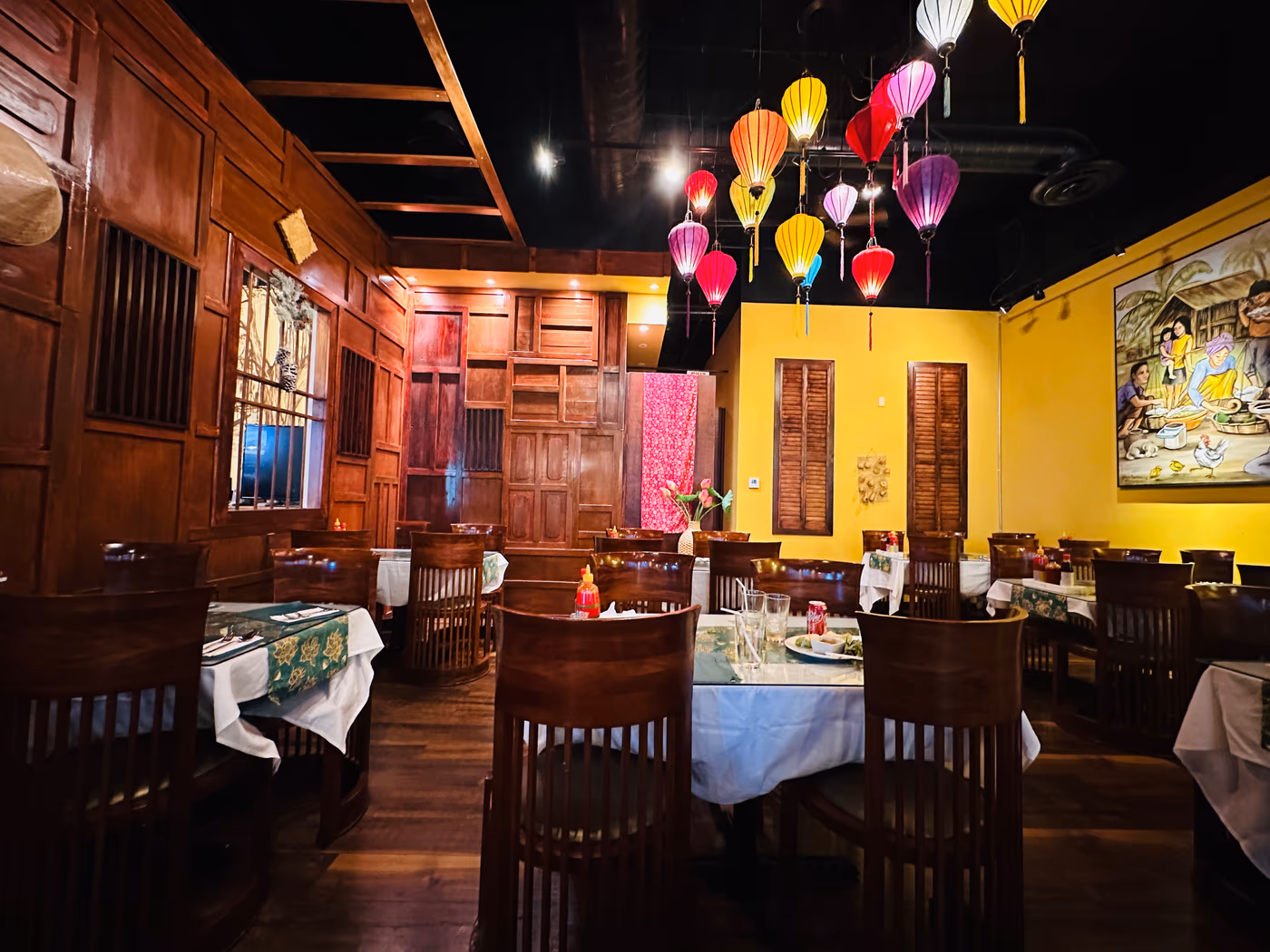 Hello Vietnam Pho & Roll