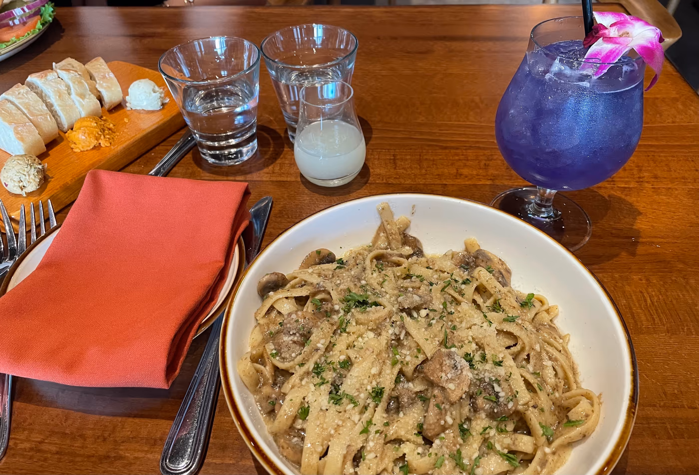 Henrietta's Bayfront Restaurant