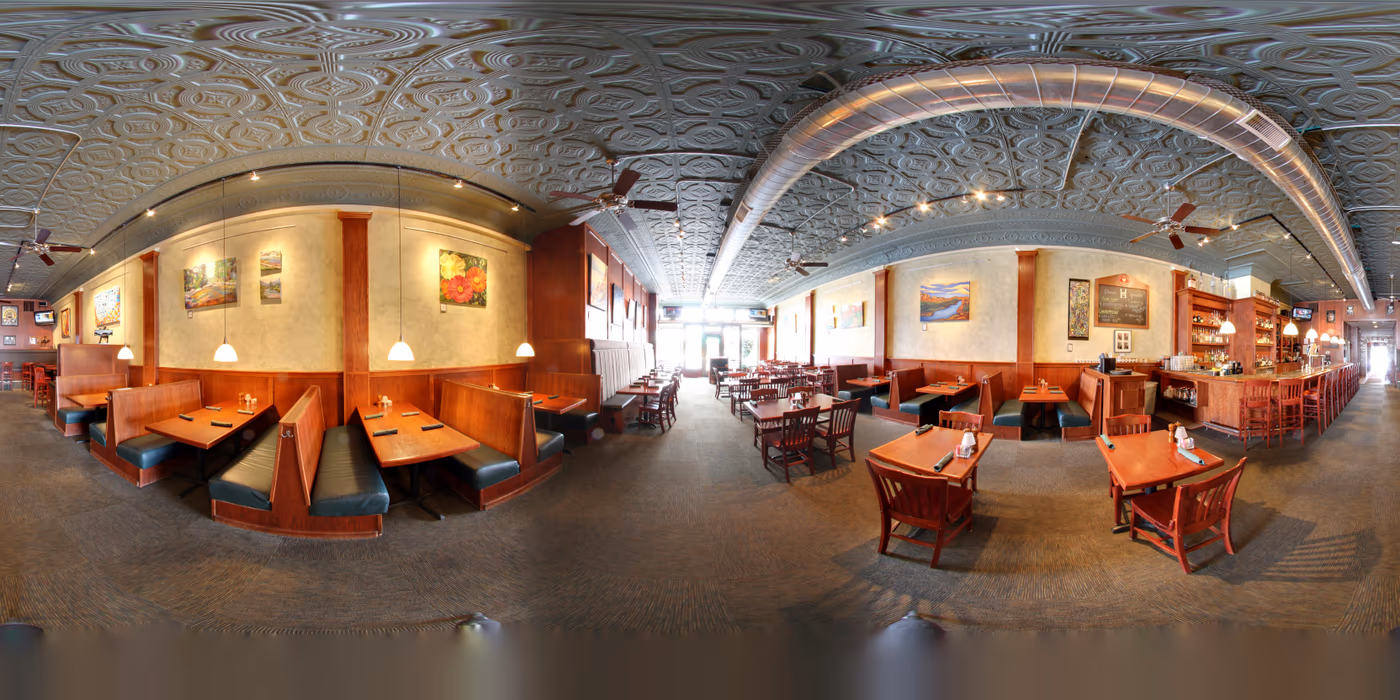 Henry's Pub photo 3