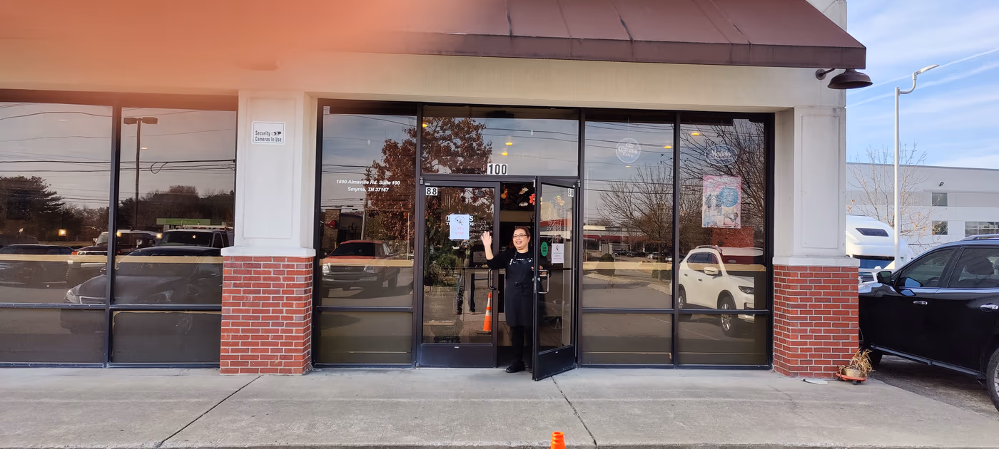 Honey's Bie Thai & Sushi