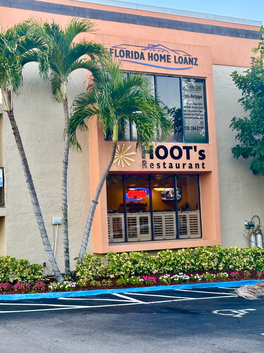 Hoot's Breakfast & Lunch