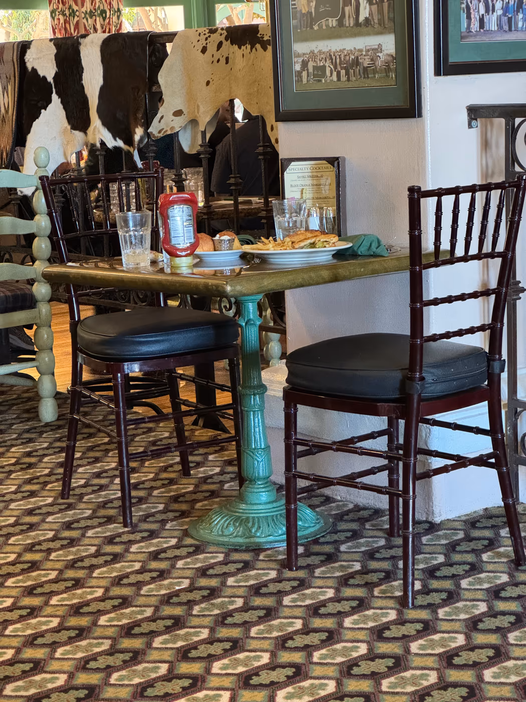Horseshoe Lounge photo 3