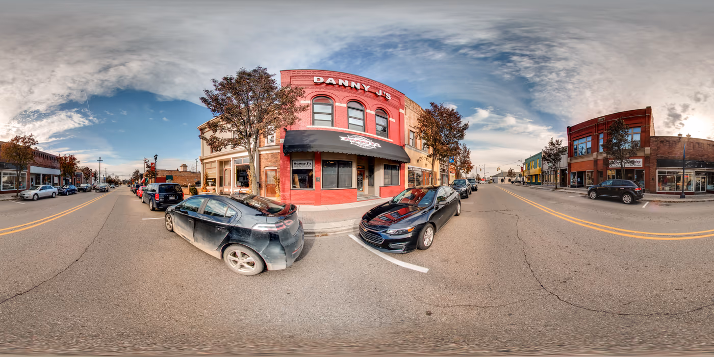 Host Utica photo 3