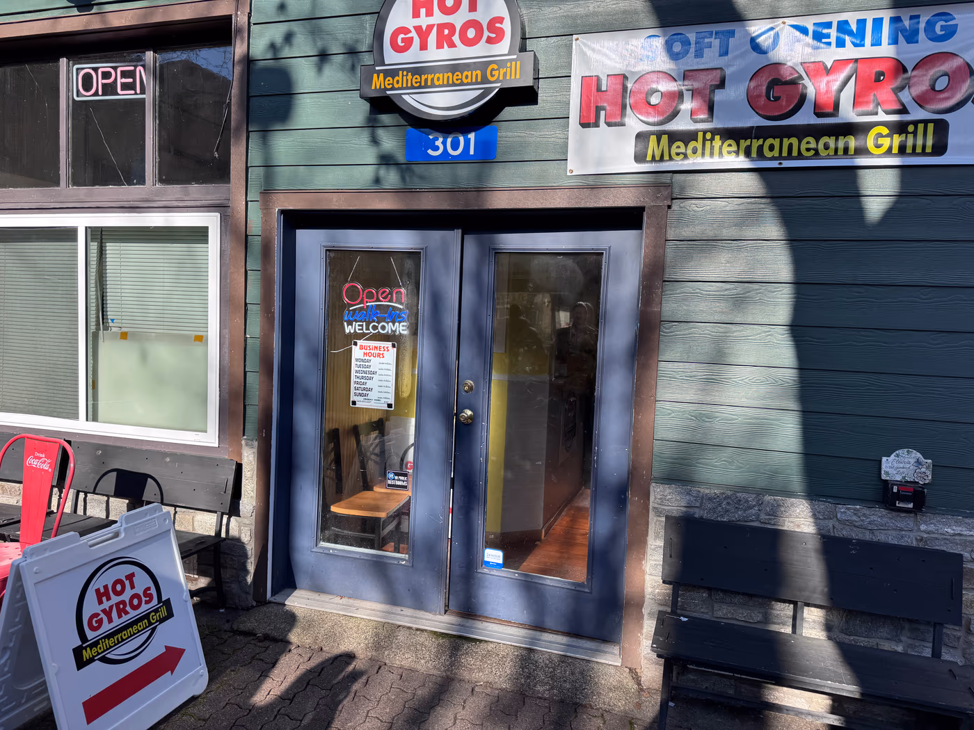 HOT GYROS Mediterranean Grill