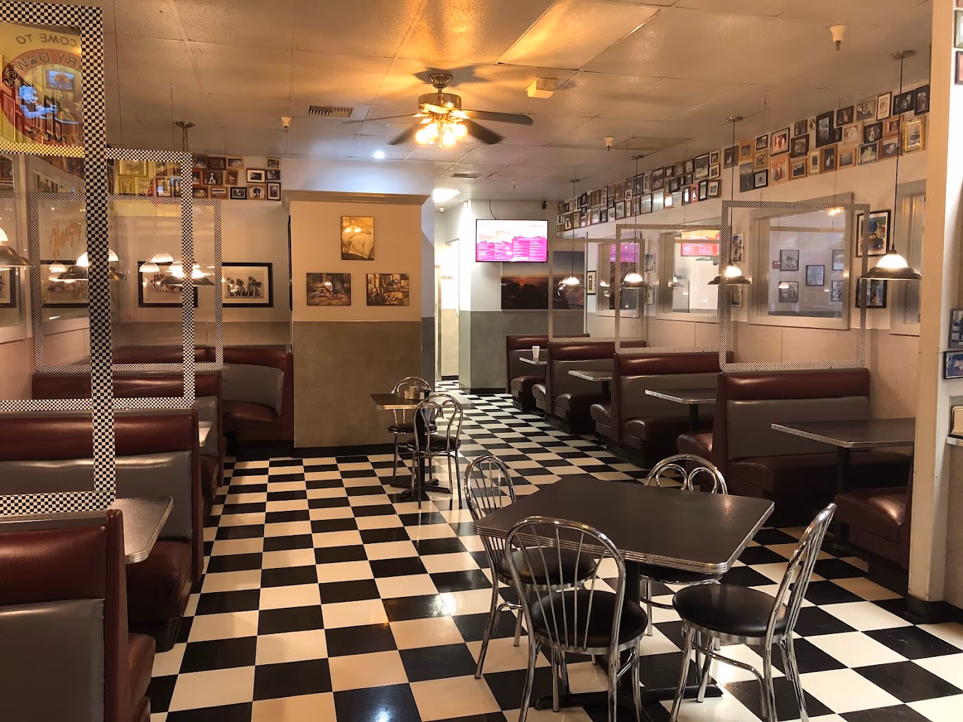 Hungry Dawg's Diner photo 3