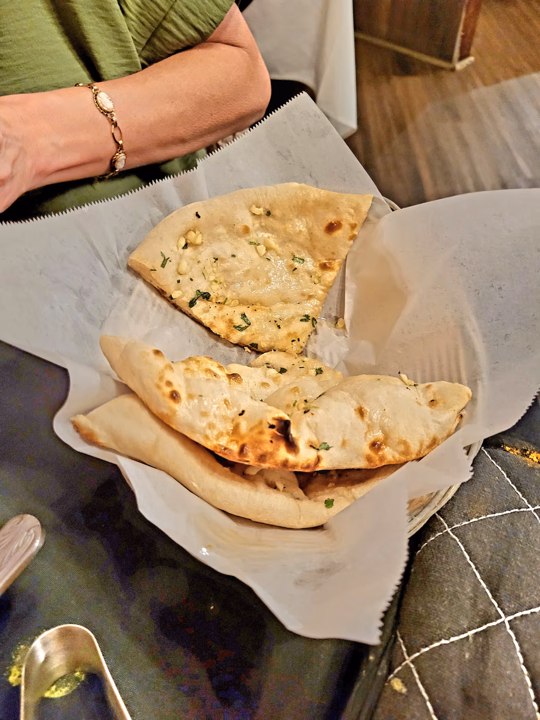 Hungry Elephant Bar & Grill photo 4