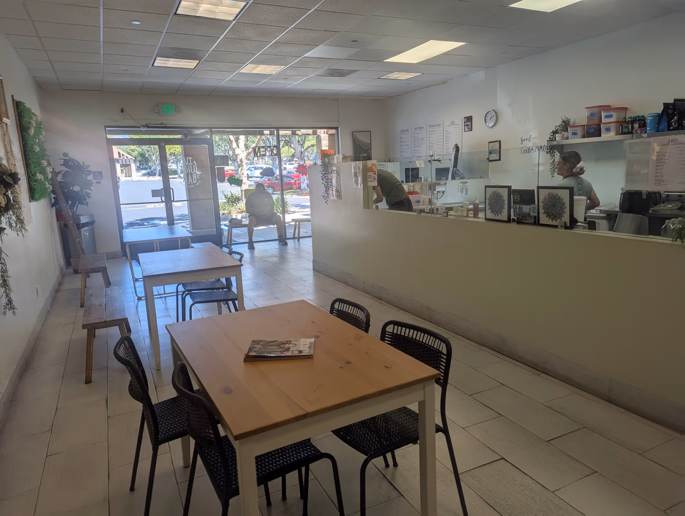 I V Juice Bar photo 4